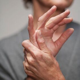 dor nas articulacións dos dedos